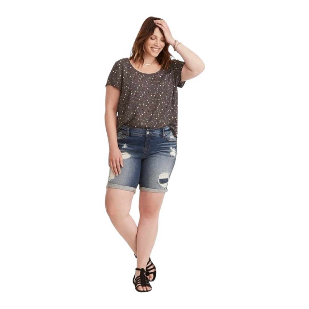 Torrid Abbey Arrow Georgette Button Back Blouse Size 2 2X Short Sleeve Grey - Picture 4 of 12